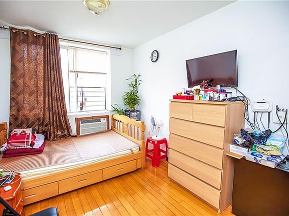 5th image of 661 51st St #8