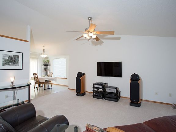 4th image of 1724 N Juniper Ct