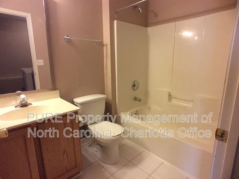 17811 Delmas Dr — Photo 26