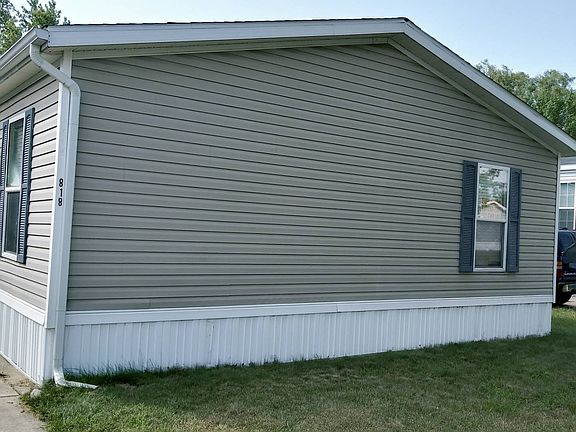5th image of 818 Riverbend Ln