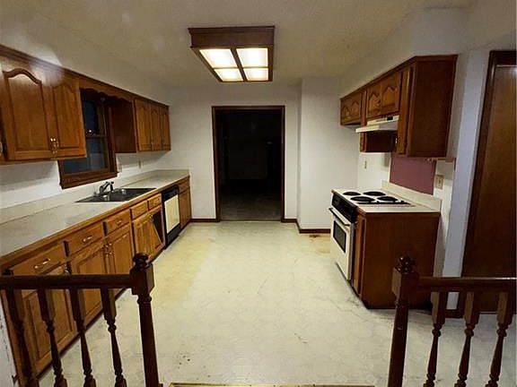 4th image of 1101 Somerset Cir