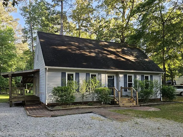 830 Westwood Ct, West Point, VA 23181