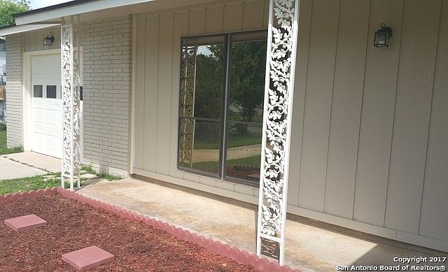 1st image of 615 Brooks Ave