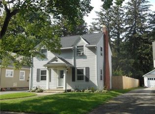 26 Pontiac Dr, Rochester, NY 14617