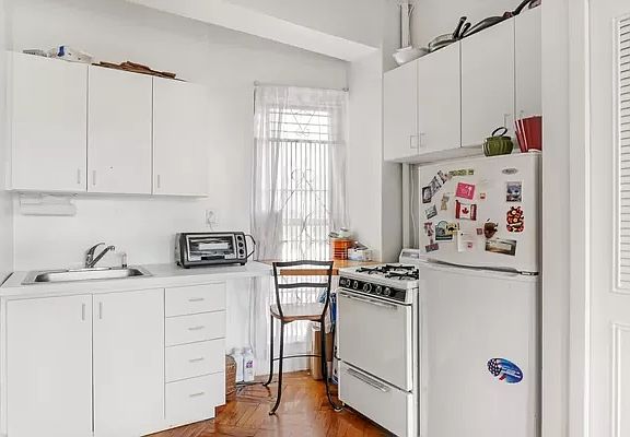 4th image of 126 W 73rd St #11-C