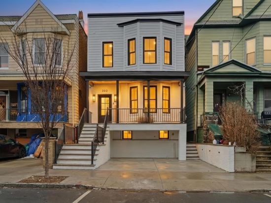 202 Jane St, Weehawken, NJ 07086