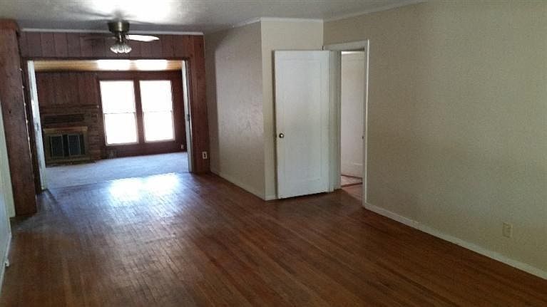 2nd image of 215 Johnson Ave