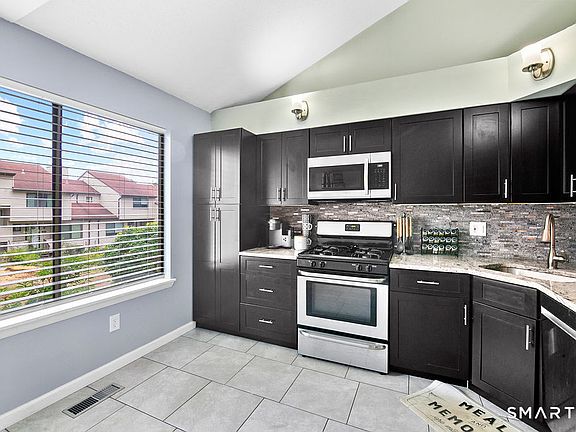 4th image of 209 Cypress Road #209