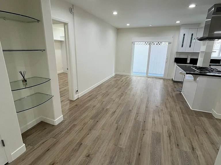 1331 Roxbury Dr #2 — Photo 5