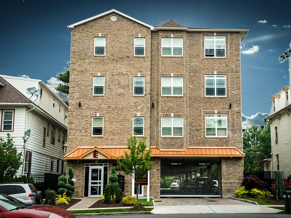 1213-1217 Fairmount Ave #305