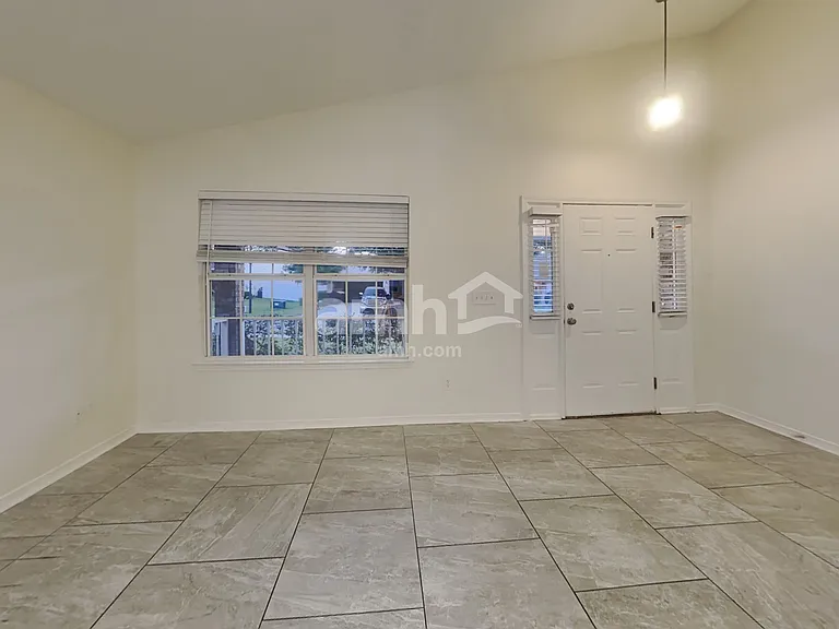2326 Creekfront Dr — Photo 5