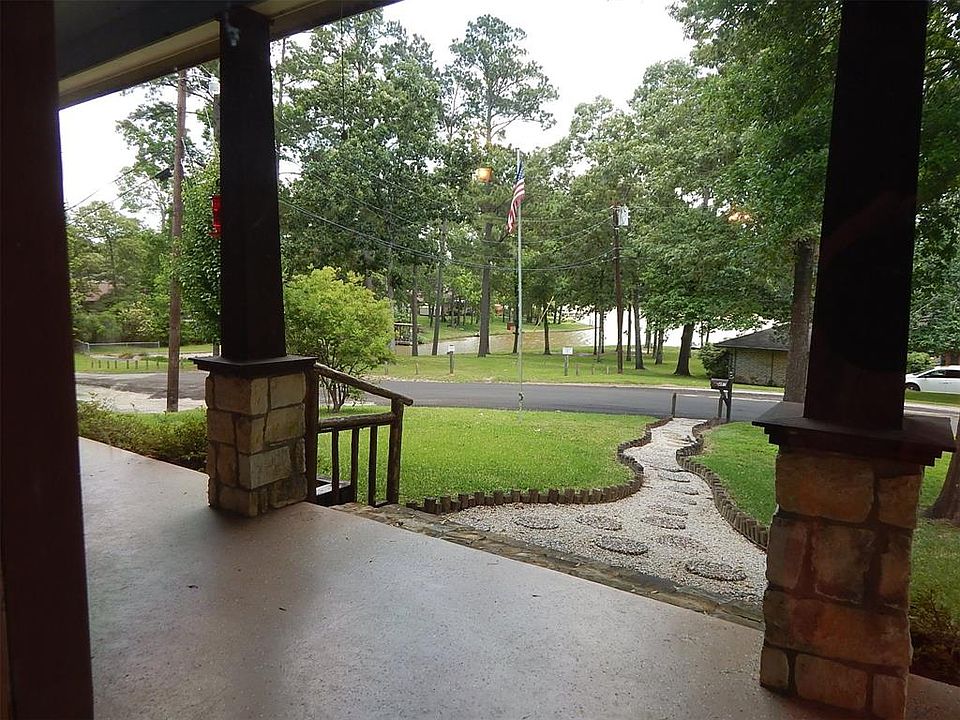 1st image of 467 W Lake Dr