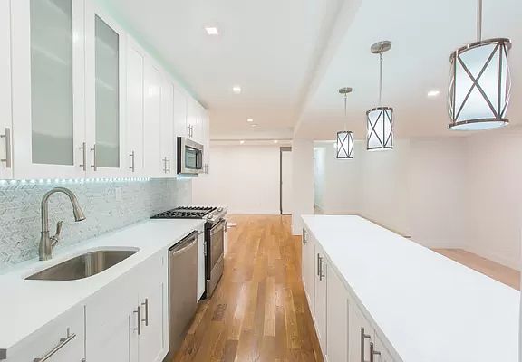 2nd image of 110 W 94th St APT 1E