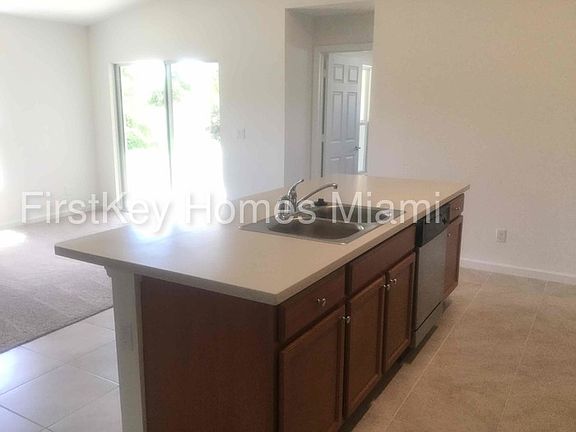 5th image of 4050 SW McIntyre St