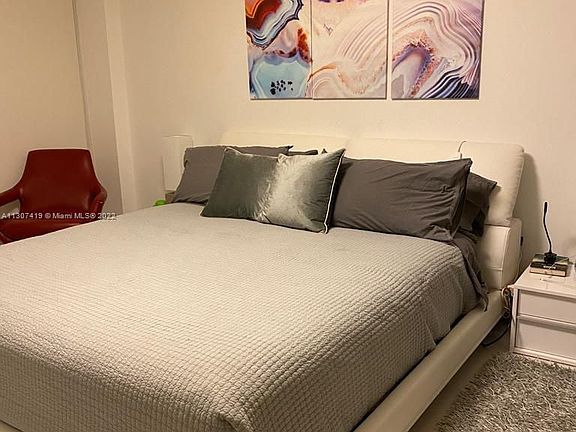 4th image of 100 Bayview Dr APT 318