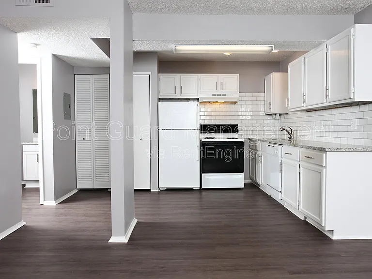 1717 N Vassar Ave — Photo 31