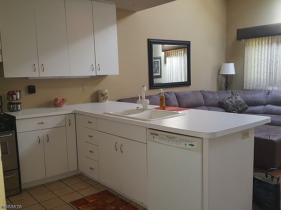 5th image of 8 Steamboat Dr Unit 6