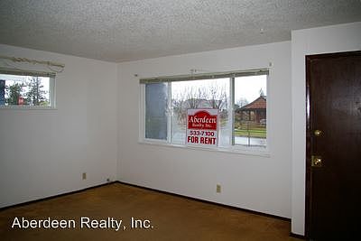 4th image of 2304 Bay Ave
