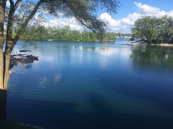 7881 Clearwater Pkwy, Indianapolis, IN 46240