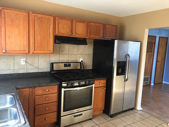4th image of 420 Price Ave