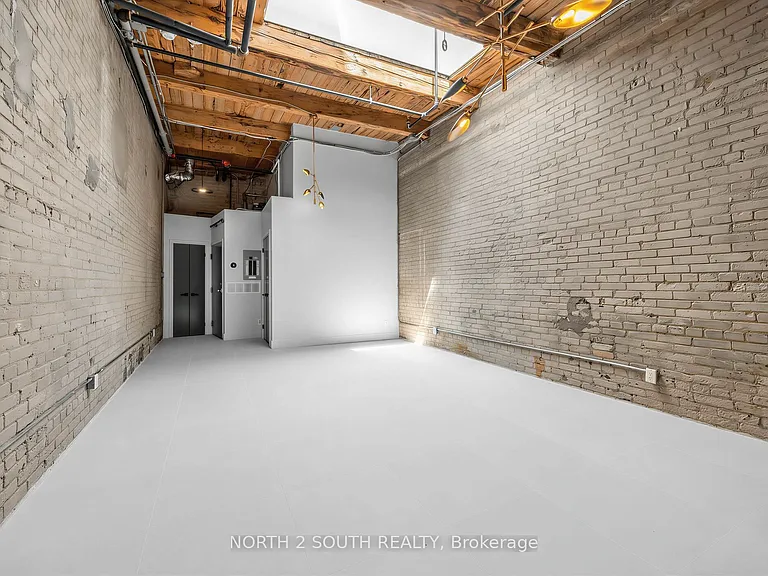 347 Sorauren Ave #123 — Photo 8