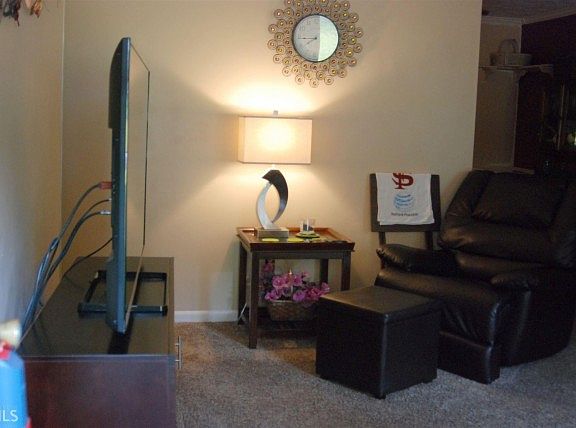 3rd image of 5 Herbert Hayes Dr