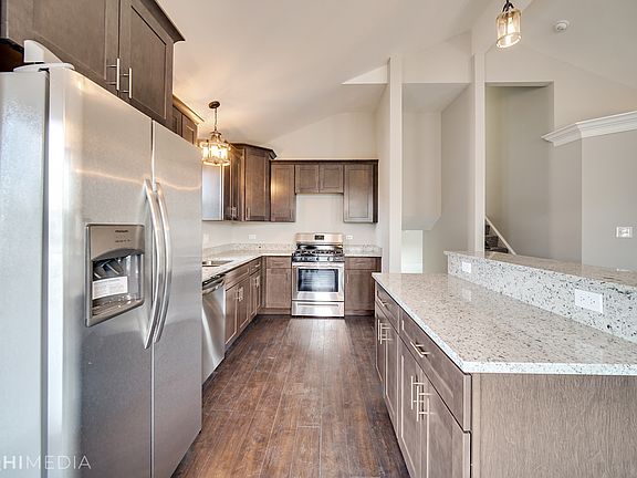 4th image of 14647 Blaine St