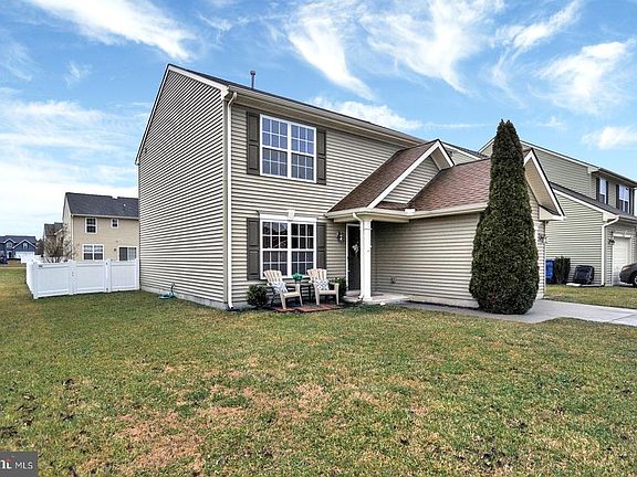 2nd image of 53 Fieldmaple Dr