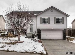 17024 Sahler St, Omaha, NE 68116