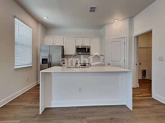 3rd image of 6786 Atlantic Beach Ave
