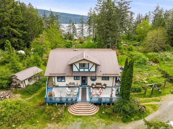 9510 McFarlane Rd, Comox Valley, BC V0R 1T0