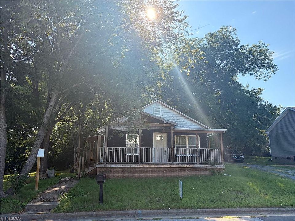 1st image of 105 Cherry St