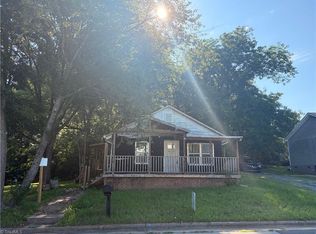 105 Cherry St, Reidsville, NC 27320
