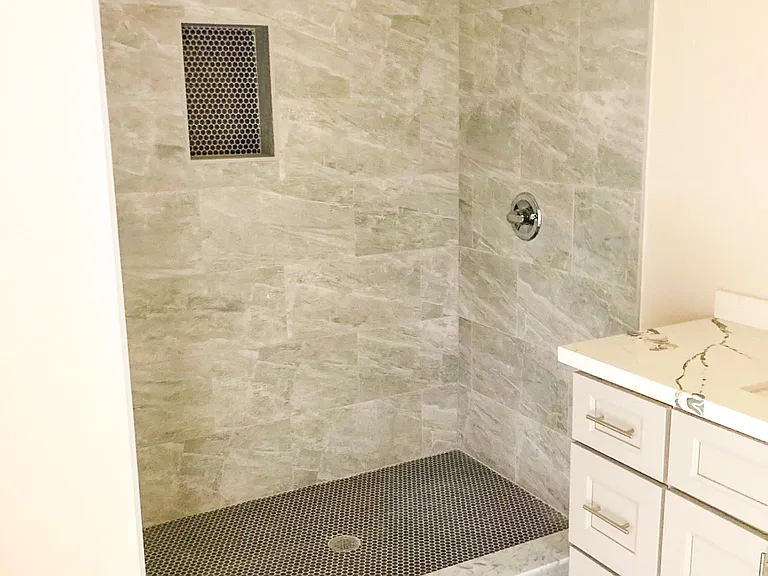 1561 N Prieur St #1 — Photo 14