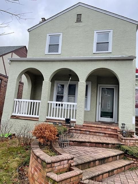1st image of 325 E Olive St #1
