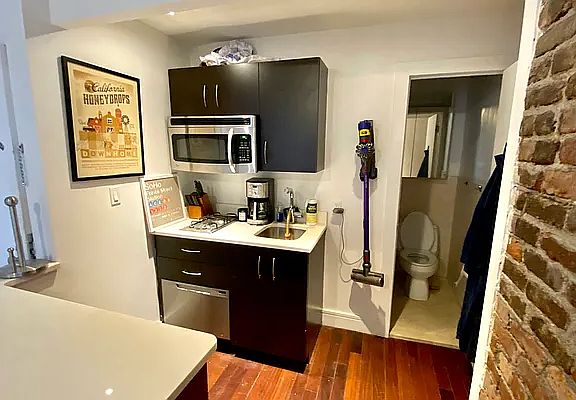 4th image of 118 E 4th St APT 20