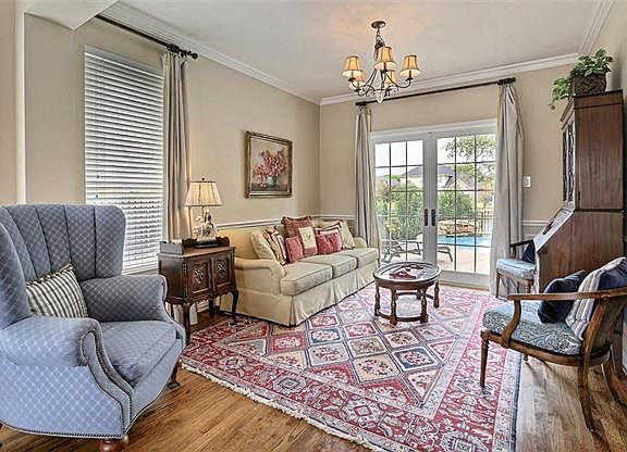 5th image of 347 Cove Dr