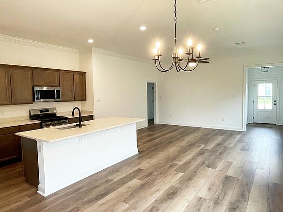 5th image of 259 Sophie Dr