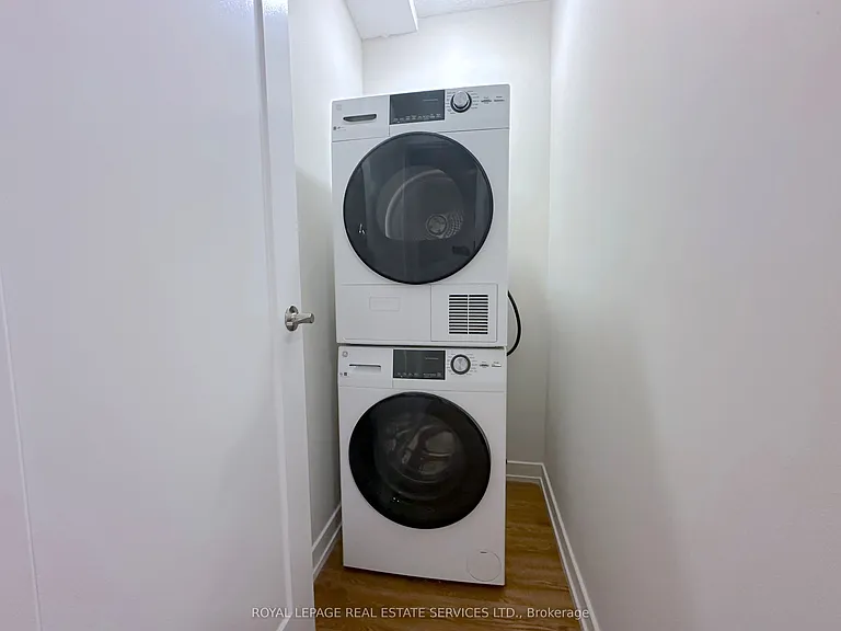 165 La Rose Ave #301 — Photo 17