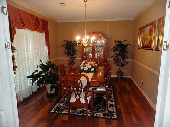 5th image of 6549 Eastwood Glen Dr