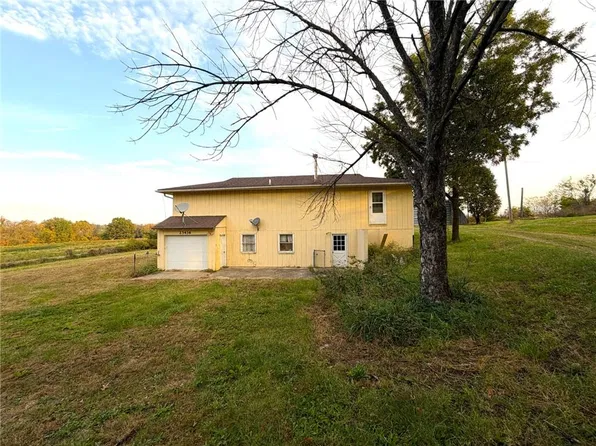 23428 Guthrie Rd, Linwood, KS 66052