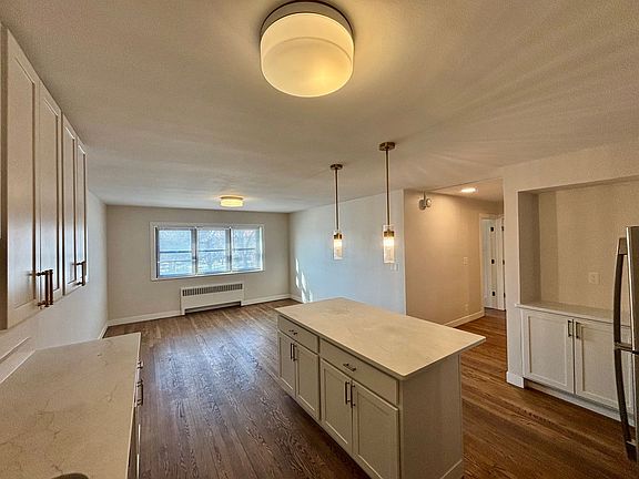 5th image of 2600 E Kenwood Blvd #204
