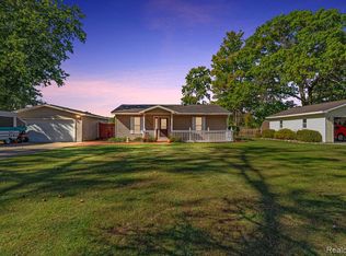 4323 Moonlight Dr, Holly, MI 48442