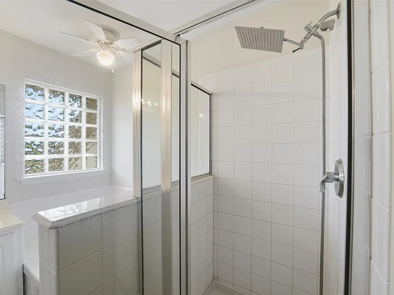 2110 Ridge Wood Ln — Photo 20
