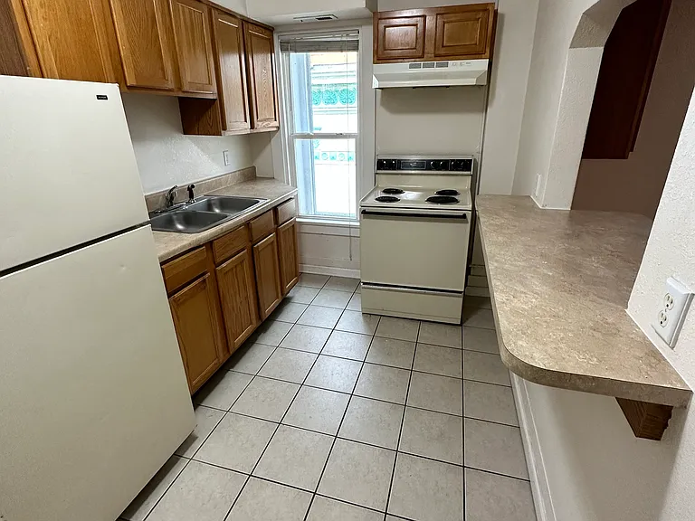 1635 White St #3 — Photo 3