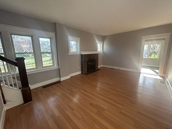 2nd image of 301 S Ford Ave