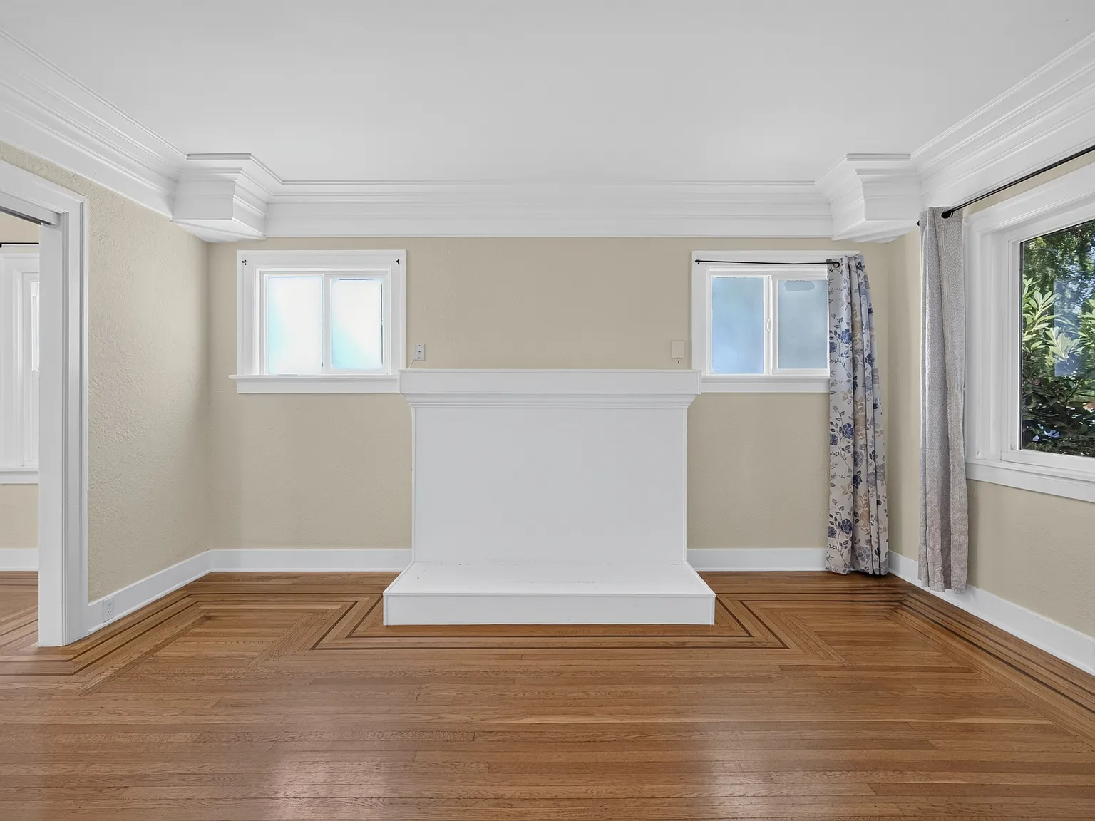 2 bed, 850 sqft, $3,600 — Photo 4