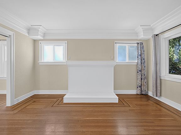 4th image of 736 Mountain View Ave