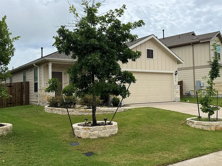 250 Zuma Dr — Photo 2