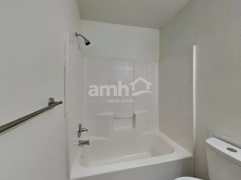605 Arbor Ln — Photo 13